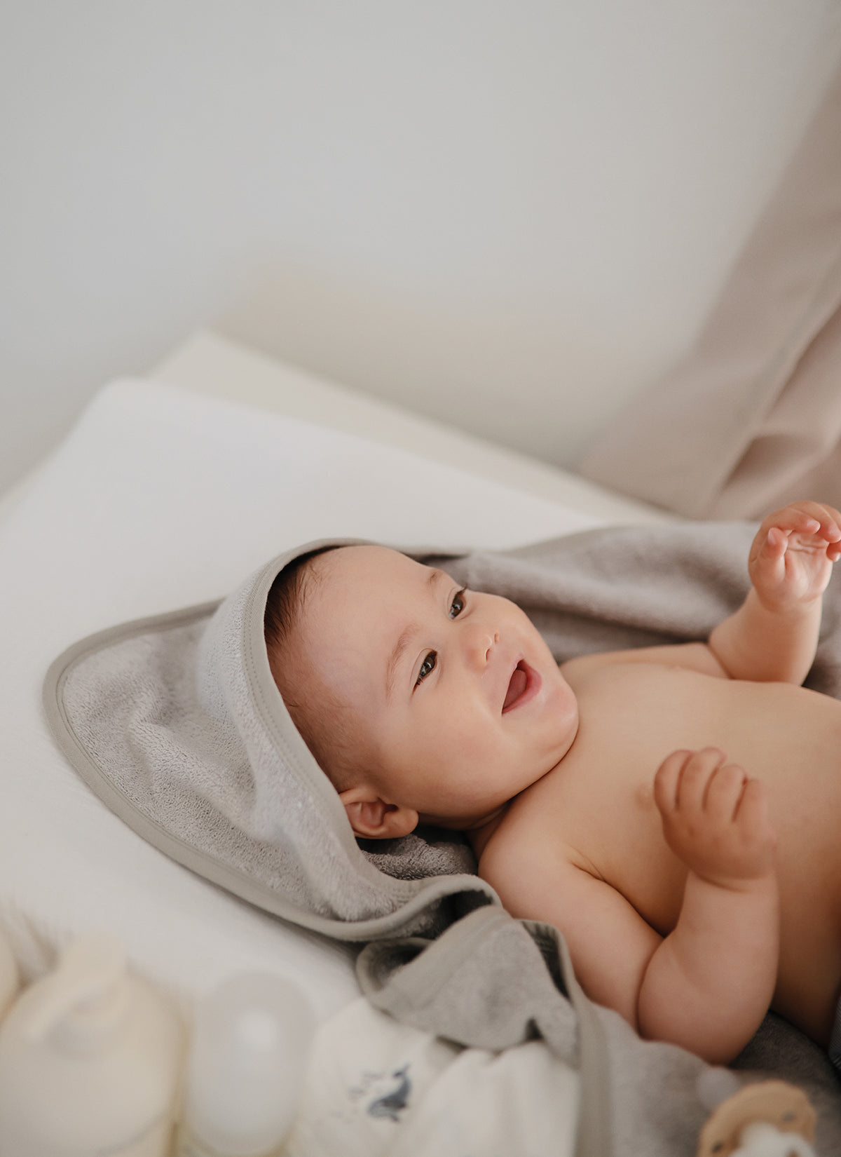 hooded towel (gray)